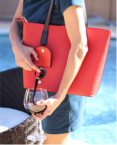 Bella Vita Wine Bag (bellavitabags.com)