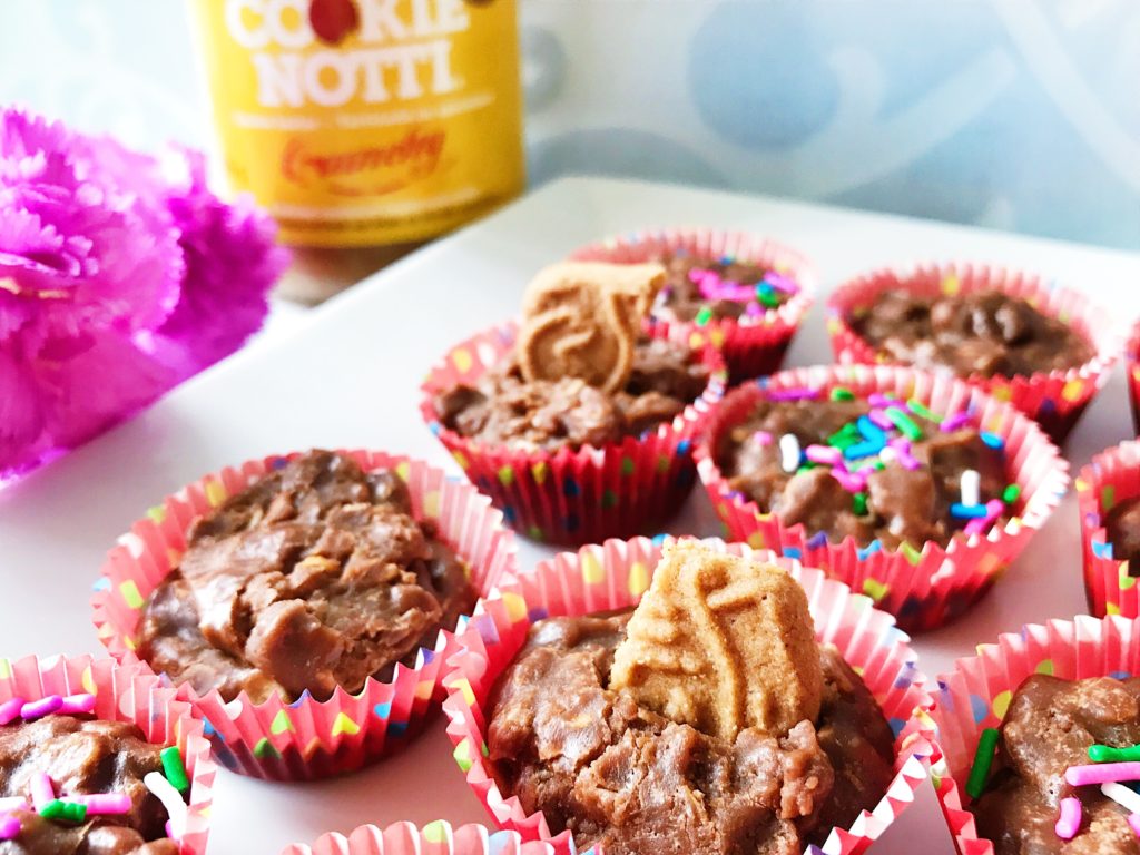 Cookie Butter Chocolate Oatmeal Cups