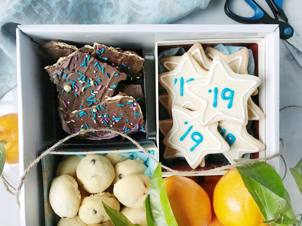 New Year's Cookie Box