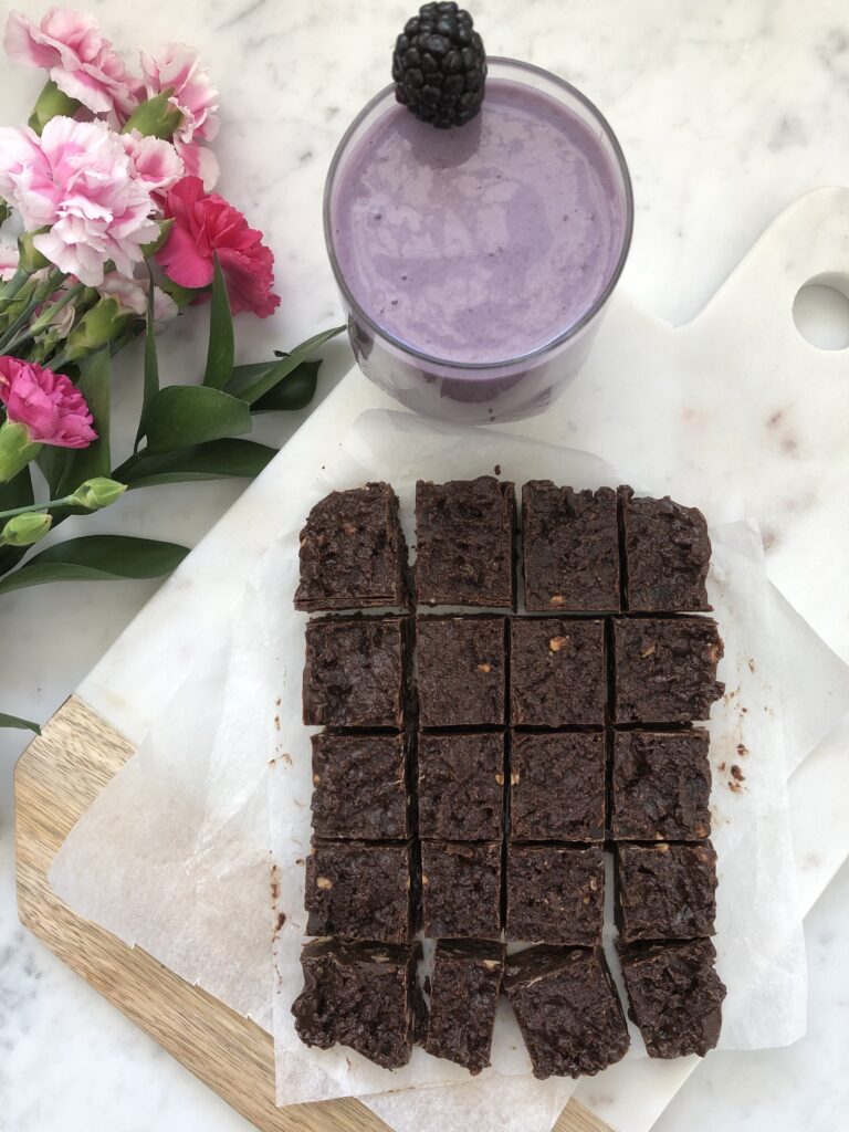 Vegan Chocolate Fudge Made With Dates